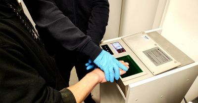 Nietrzeźwy kierowca bez prawa jazdy zatrzymany w Baby