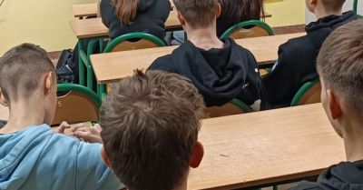 Stop przemocy w Karsku: dzielnicowy rozmawiał z uczniami