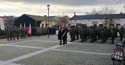 Policjantki promowały rekrutację na apelu w Krzepicach