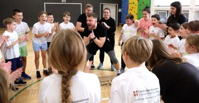 Kacper Kacpa Lachowicz aktywizuje uczniów i nauczycieli. Edukacja nie może kończyć się na przekazywaniu wiedzy z podręczników