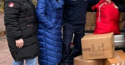 Policjantki i mieszkańcy Rzgowa dzielili świąteczną radość