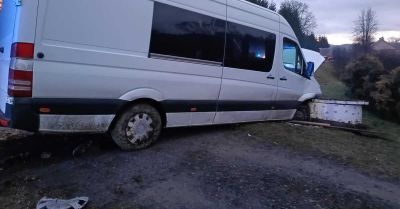 Bus wypadł z drogi w Liskowatem jedna osoba w szpitalu