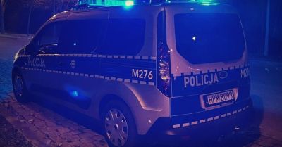 Nietrzeźwy 41 latek wszedł na jezdnię i znieważył policjanta