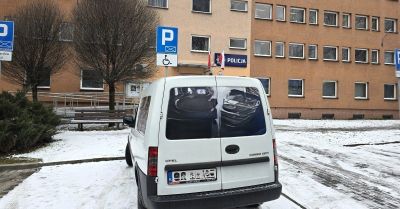 Przyjechał samochodem pod komisariat mimo sądowego zakazu