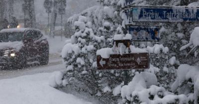 Najbliższe dni ze śniegiem i silnym wiatrem; alerty IMGW