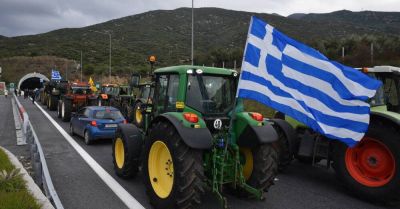 Dolnośląskie: 34-latek prowadził po alkoholu, uciekając przed policją zderzył się z innym radiowozem