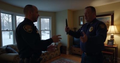 Groził policjantom nożem i pogrzebaczem. Grozi mu do 3 lat