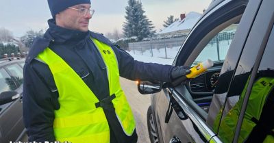 Strzeleccy policjanci walczą z pijanymi kierowcami