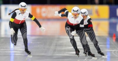 Historyczne ME w Tomaszowie! Dziesięć medali polskich panczenistów, drugi tytuł Żurka!