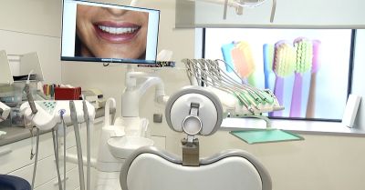 Infekcje w jamie ustnej mogą zwiększać ryzyko chorób serca. Bakterie mogą przez lata pozostawać niewidoczne dla układu odpornościowego