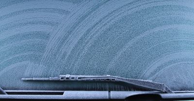 Minus na termometrze, minus na szybie. Dlaczego zimowy płyn może zawieść w największy mróz?