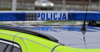 Nietrzeźwy kierowca Opla uderzył w nasyp ronda