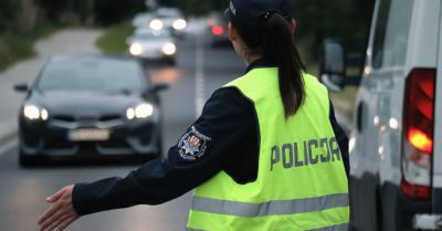 Cudzoziemiec pijany za kierownicą Peugeota zatrzymany dzięki świadkowi