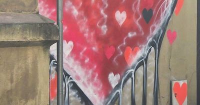 Miłość na zabytku: serce na elewacji kosztuje 10 tys.