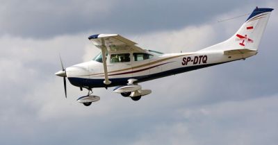 Kujawsko-Pomorskie: awionetka awaryjnie wylądowała na A1 koło Świecia - utrudnienia w ruchu