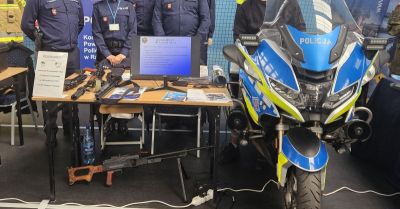 Policja promuje służbę na Targach Pracy i Edukacji w Radzyniu