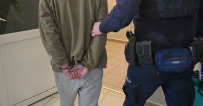 Zaatakował nożem na pustostanie. Nastolatki uratowały 26-latka