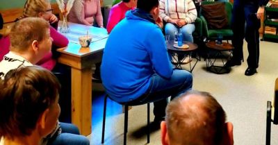 Dzielnicowa uczy jak nie dać się oszustom