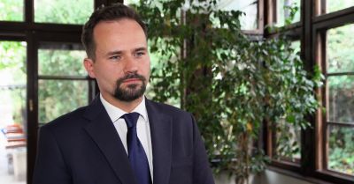 Opera Così fan tutte zadebiutowała w Warszawskiej Operze Kameralnej. To pełna melancholii komedia o miłości