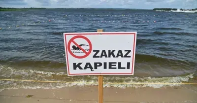 W siedmiu kąpieliskach na Wybrzeżu obowiązuje zakaz kąpieli