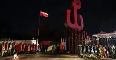 Warszawa: zapłonął ogień na Kopcu Powstania Warszawskiego