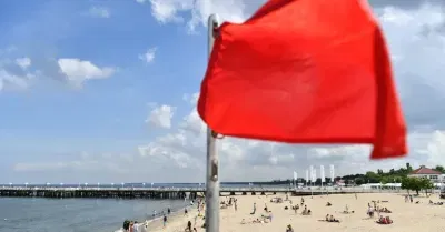 Na trzech morskich kąpieliskach zakaz wchodzenia do wody