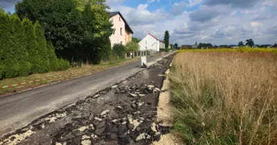 Prokuratura uchyliła areszt rolnikowi, który zaorał nawierzchnię drogi