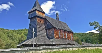 Podkarpackie: pożar w skansenie w Sanoku; spłonął kościół pw. św. Mikołaja z 1667 r.