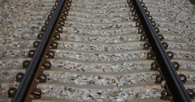 Kielce: pociąg wjechał na tor zajęty przez inny skład; incydent zbada komisja
