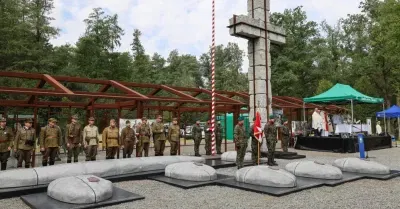 W Starym Grodkowie upamiętniono zamordowanych żołnierzy NSZ